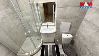 Nabízíme k pronájmu prostorný a světlý byt o dispozici 3+kk 