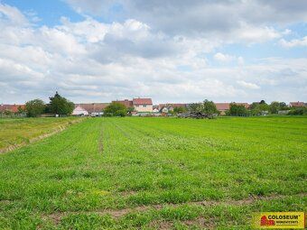 Ev.č. E1378V032-1 Exkluzivně Vám nabízíme prodej pozemku, na