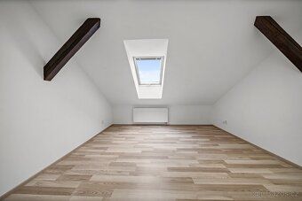 Prodej prostorné půdní nástavby 4+kk, 138 m² – Brno Husovice