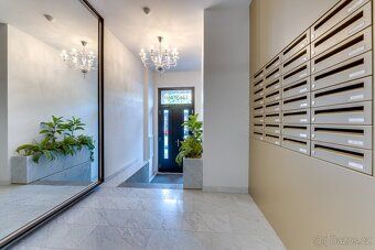 Luxury 3+kk in Vinohrady: Newly built apartment in historical house