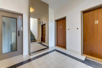 Luxury 3+kk in Vinohrady: Newly built apartment in historical house