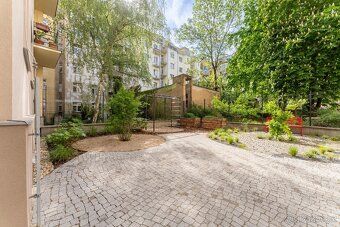 Luxury 3+kk in Vinohrady: Newly built apartment in historical house