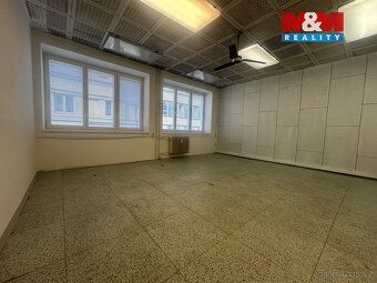 We offer for rent an office of 28 m² located on the 3rd floor in Pisek.