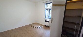 Apartment on the first floor of a family house with separate entrance.
