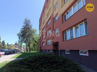 We offer for sale a renovated apartment under exclusive representation
