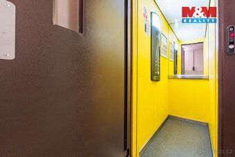 Exkluzivní nabídka slunného bytu o dispozici 2+kk a podlahov
