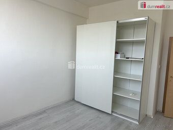 +popl. 4900, , Dumrealit.cz Vám zprostředkuje prodej bytu o 