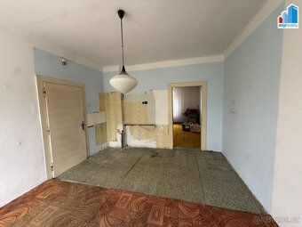 Nabízím k prodeji dvoupodlažní, celkově podsklepený rodinný 