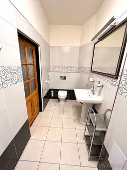 I offer rental of spacious 3BR apartment with balcony in Pilsen, Namesti T.G.