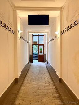 I offer rental of spacious 3BR apartment with balcony in Pilsen, Namesti T.G.