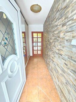 Ref # 20323 We offer for sale a spacious brick family house with