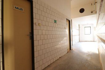 Ref. No. 20315 On behalf of the owner we offer office and production space 223 sqm for light…