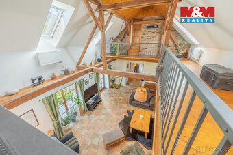 We offer for sale a unique property combining luxury, space and practical use of usable area…