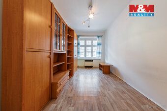 Nabízíme k pronájmu slunný byt o dispozici 2+1 s balkónem o 