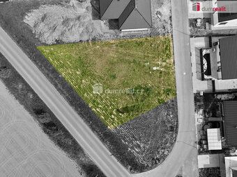 , Nabízíme k prodeji stavební pozemek o výměře 1 065 m² v ob