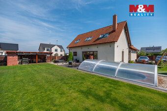 Prodáváme krásný rodinný dům v příjemné přírodě nedaleko Pra