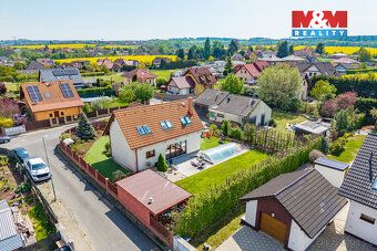 Prodáváme krásný rodinný dům v příjemné přírodě nedaleko Pra