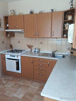 Nabízím k dlouhodobému pronájmu byt 1+1 o výměře 47 m2 v Kla