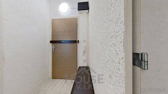 Ref #01606 We offer for sale a bright and cozy apartment of layout 1 + 1 with total area of 30…