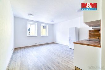 We offer for rent newly renovated 1+kk apartment in a brick house on National Street in Františkovy Lázně
