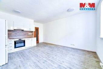 We offer for rent newly renovated 1+kk apartment in a brick house on National Street in Františkovy Lázně