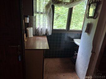Sale of cottage in picturesque surroundings by the river Berounka with size 