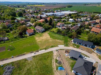 Land registry number 00847 Building plot of area 1,213 m² in the village of Dubany