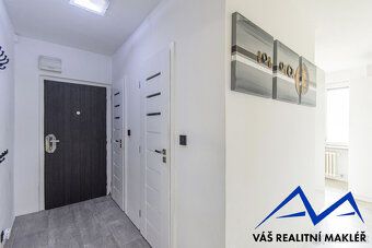 I am offering for sale a completely renovated apartment of layout