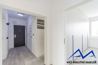 I am offering for sale a completely renovated apartment of layout