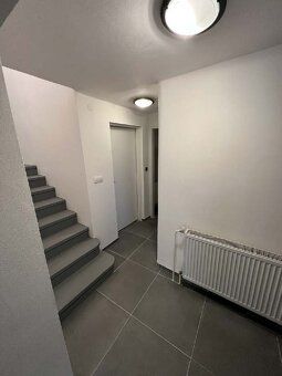 Rental of house (105 m²) with office, garage, garden and solar panels
