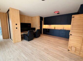 Modern Design House with Large Plot of Land 1,600 m², Three Terraces and Possibility for…