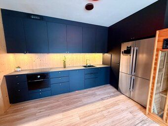 Modern Design House with Large Plot of Land 1,600 m², Three Terraces and Possibility for…