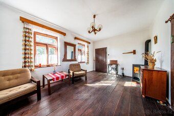 For Sale well-maintained family house, 4+kk layout, with covered pergola