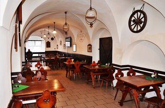 We offer for sale a terraced house in the center of Zlaté Hory town, on the ground floor there…