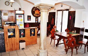 We offer for sale a terraced house in the center of Zlaté Hory town, on the ground floor there…