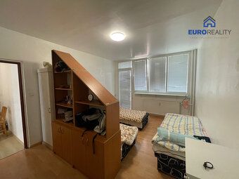 Nabízíme k pronájmu zrekonstruovaný byt 3+1 na sídlišti v Pl