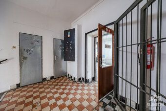 We offer for sale an exceptional corner tenement house that is located in the absolute center…