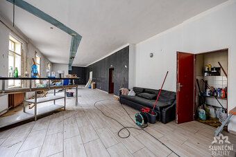 We offer for sale an exceptional corner tenement house that is located in the absolute center…