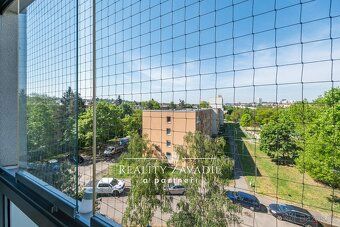 Ref. No. 01229 I am offering for sale a bright and modernly designed apartment
