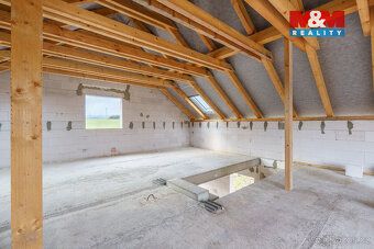 Nabízíme k prodeji hrubou stavbu dvoupodlažního rodinného do