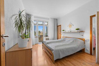 Looking for spacious family housing in a quiet part of Prague close to nature?