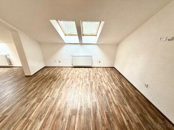 Rent newly renovated apartment flat of 4 room layout