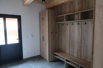 Novostavba podsklepené nízkoenergetické horské chaty dokonče