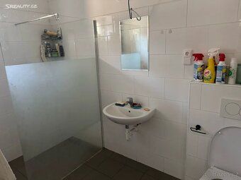 We are pleased to offer for sale a spacious two-story accommodation house with its own garage…