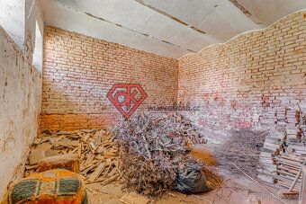 Welcome to Křenov. This house, which is now for sale, is ready for serious renovation.