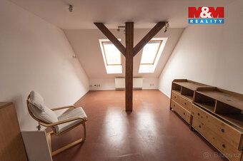 Přízemí (I.NP) cca 85m2 tvoří nebytové prostory, k využití p