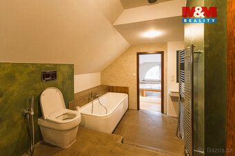 Přízemí (I.NP) cca 85m2 tvoří nebytové prostory, k využití p