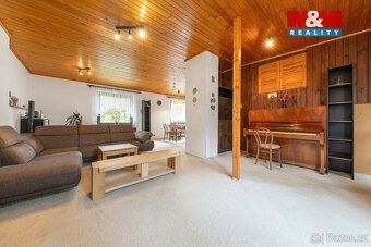 We offer a very spacious house suitable for small business purposes such as craftsman's…