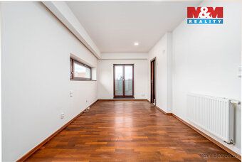 We offer for sale a family house located in a quiet street in the village of Jenec.