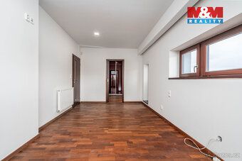 We offer for sale a family house located in a quiet street in the village of Jenec.